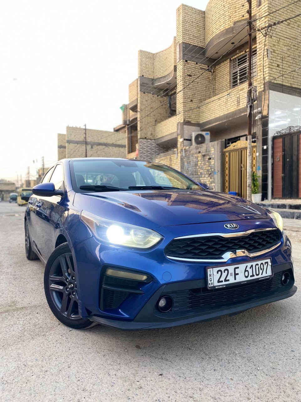 السلام عليكم للبيع 
كيا فورتي 2019 فئه S ماشيه 113mi وارد امريكي حادثهه بس دعاميه اماميه بدون ايرباك وبدون دواخل صور الحادث مرفقه بل منشور السياره فول عده البصمه فتحه شاشه جبيره كامره خلفيه دواره كير ثلاث وضعيات كير 7 نمر تحكمات ستيرن جهتين مثبت سرعه تحديد مسار  رادار امامي ورادار خلفي توقف ذاتي مكينه 2000 دوش مكينه وكير مكفولات حداديتهه جديده تبريد ثلج ❄️ تخم تاير جديد ويل كب السياره كلهه ليبل واحد غرفتهه جديده رقم اربيل الدولي وبسمنه تحويل مباشر مكان السياره بغداد قرب حي اور 
السعر خاص او واتساب 
الاستفسار ***********سجاد
