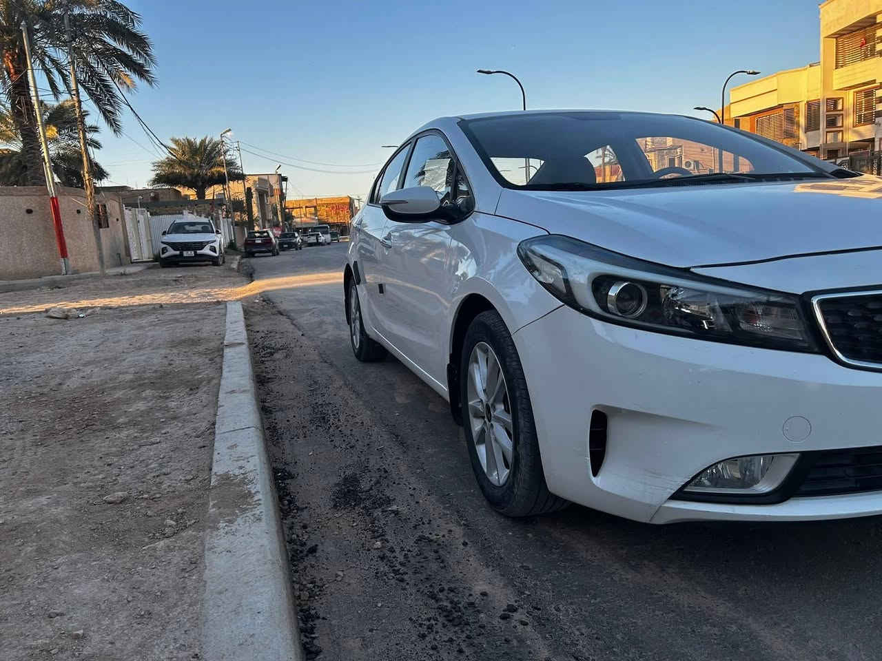 رمضان كريم
السلام عليكم 
سيراتو خليجي مكفول 
جديده جدا ماشيه 90 
محرك 16كير تبريد كله ع شركه 
بلادي رقم أربيل تحول وكاله مضمون مواصفات باب ثاني 
 ***********
