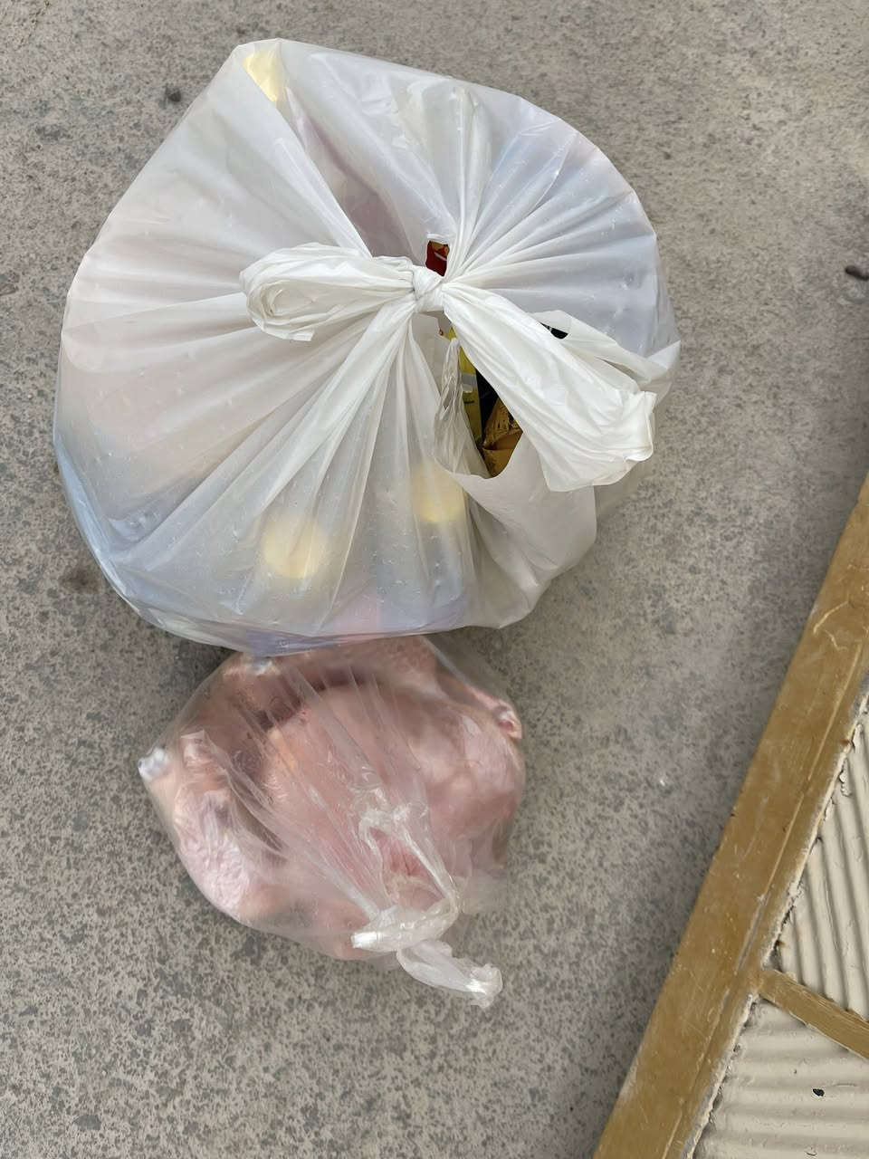 ❤️🤍پیاوێکی خێرخواز بەدرێژایی ڕەمەزان 
چەند سەبەتەیەکی خۆراکی دابین کردوە 

🤍دابەشکردنی ئەمانەتی خەڵکی بەخشندە❤️

الله بیکاتە مایەیی خێرو بەرەکەت بۆژیانیان 
الله بەرەکەت بخاتە ماڵ وسامانیان
الله بەدوریان بکات لەدەردو بەڵا

اللهم امین یارب العالیمین🤲🏻

***********
FIB- fastpay
