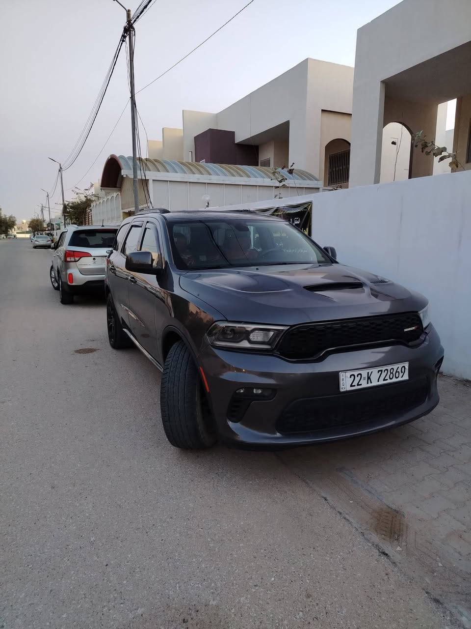 السلام عليكم دوج دورانكو مديل 2021 (HEMI 5.7) مواصفات اعتيادية  حادث امريكة جاملغ وبنيد بدون شواصي  ولا دواخل  وبالعراق اتبدل باب  يمنى خلفي نفس اللون  مكان السيارة نجف معروضة ب255$ مع المجال للتواصل ***********
