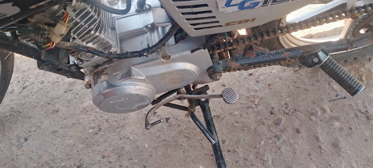 دراجه ايراني البيع
دراجه مكينتها ممفتوحه ابدد فقط مبدله ولفات دراجه نشطه وحلوه 
اوراق مابيها بيها نقوصات بصيطه
سعرها 300وبيها مجال 
رقم ***********
