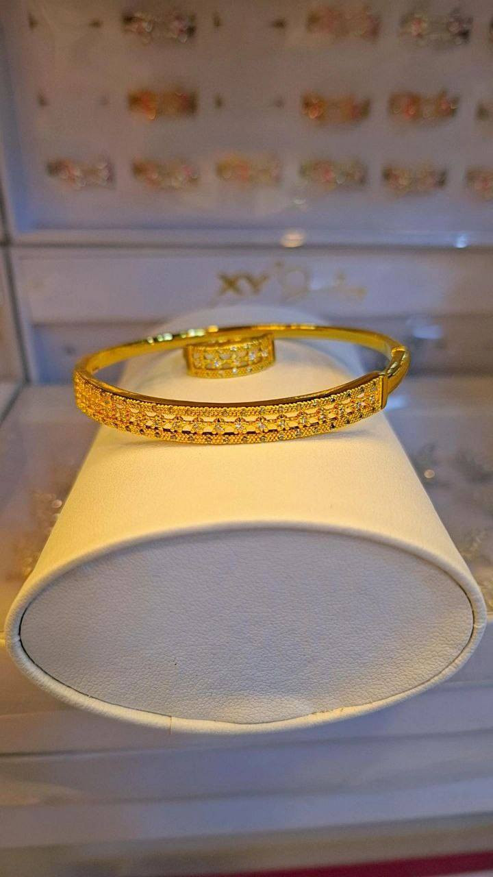 ذهب برازيلي اساور وحلقه سعر ١٠ طلاء ثابت 
يوجد الدينا توصيل الحجز ***********
