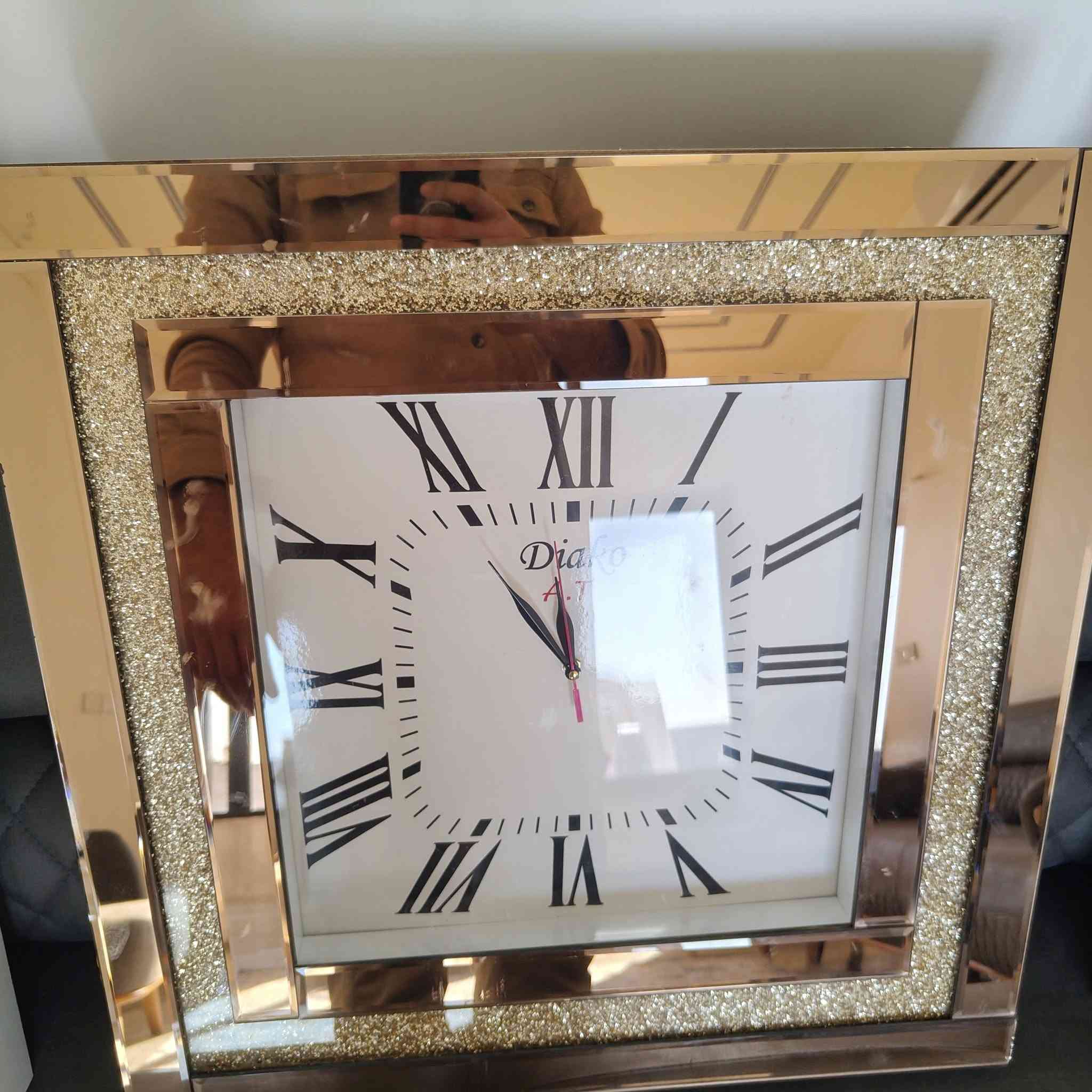 ساعة جدارية للبيع 
اخذتها ب 60 ابيعها ب 40 ما مستعمل نهائيا 
لان مكاني صغير و هي ترهم لاستقبال او صالة جبيرة


**إذا كنت صاحب هذا الإعلان وتريد حذفه لأي سبب، رجاءا أرسل رسالة إلى الدعم الفني**