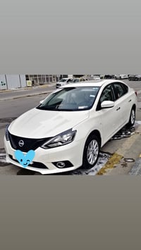 نيسان سنترا موديل 25  ماشيه 10 الف يعني زيرو بعدها بضمان الشركه(السور)...