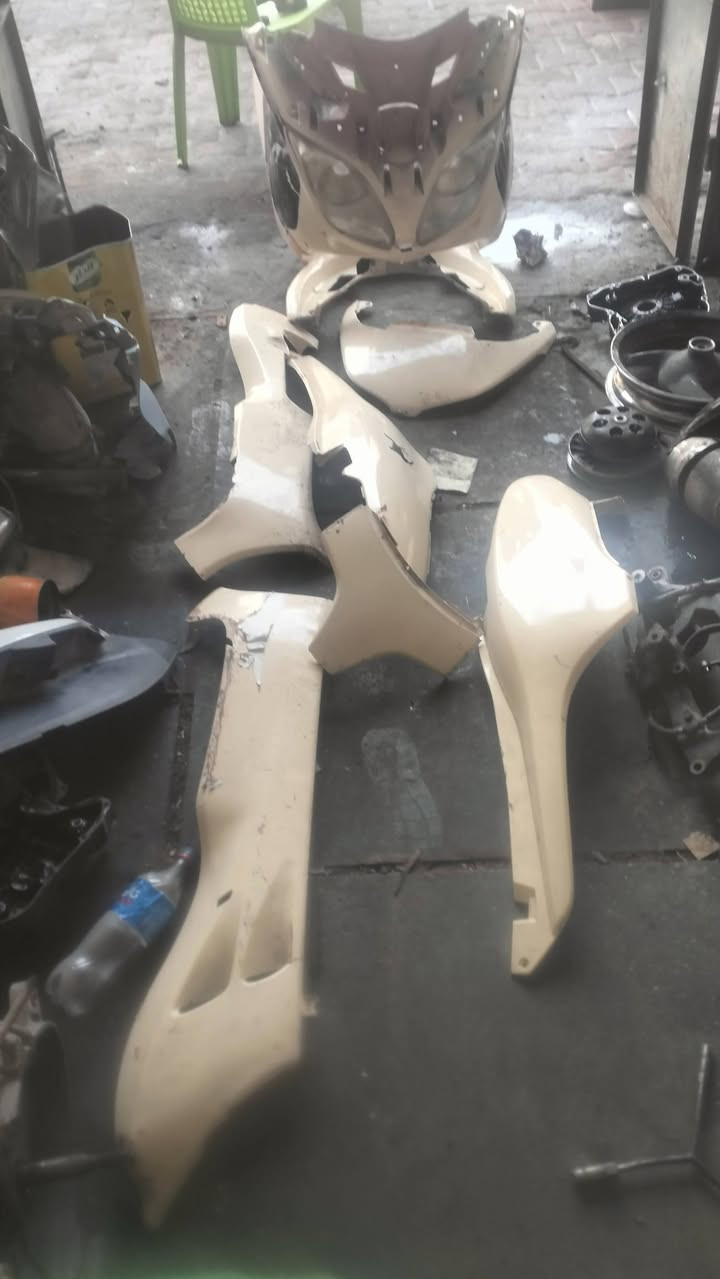 كفر 08 كامل عدى الهلال سعرهن  120 قفل بي شوي مكسر بس بهذا السعر ماكو ازرب بلسوك اليوم كفر كامل مكاني حسينيه راشديه ***********
