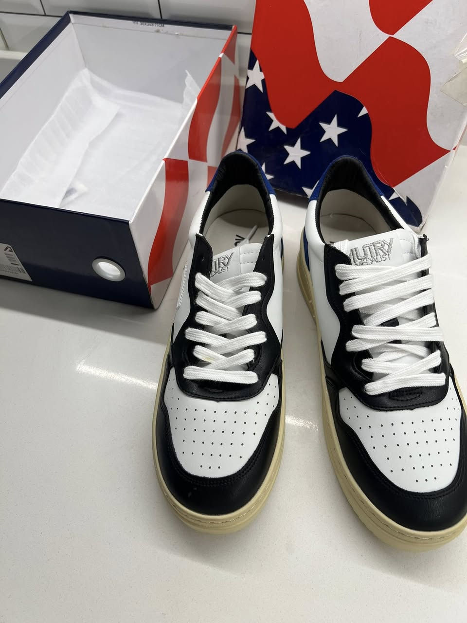 حذاء رياضي قياس 44 السعر 25


**إذا كنت صاحب هذا الإعلان وتريد حذفه لأي سبب، رجاءا أرسل رسالة إلى الدعم الفني**