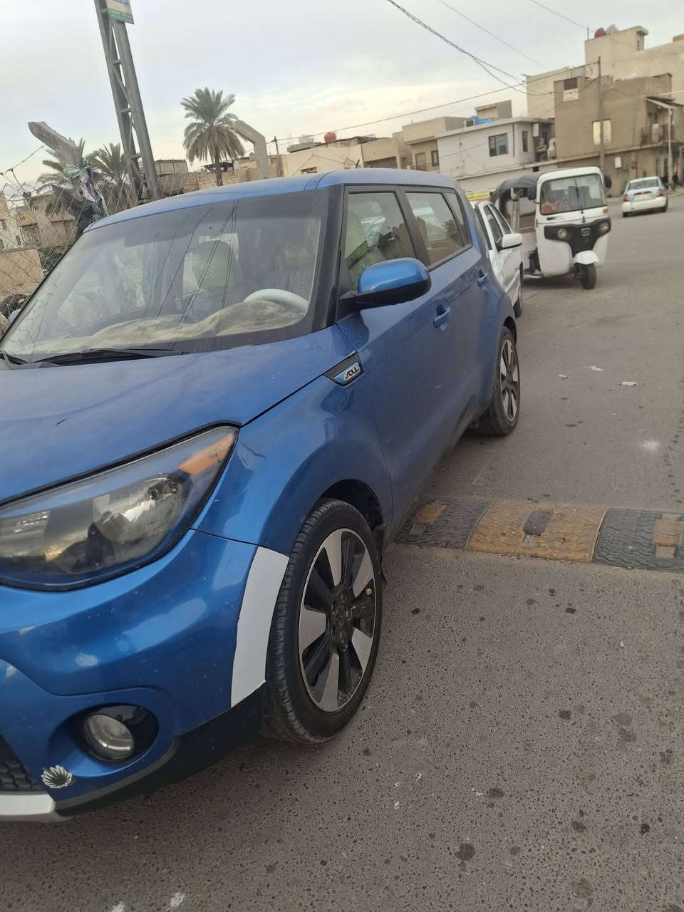 السلام عليكم كيا صول للبيع موديل ١٦ وارد أمريكي مكينة وكير خير من الله تخم تاير جدير باتري جديد شاشة كبيرة مكاني بغداد الحرية بسمي تحويل ثاني يوم الاستفسار الاتصال ***********
