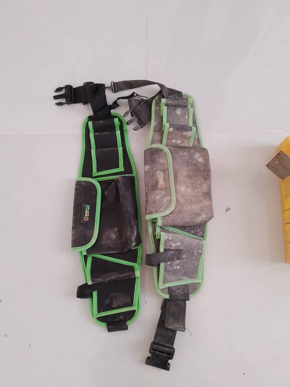 السلام عليكم يوجد غراض عمل للبيع درين همر عدد 2 كوسرة شحن وحده وكوسرة كهرباء وحدة  درين كهربائي واحد ومسدس طلقات ومولد للاستفسار الاتصال على الرقم ***********
