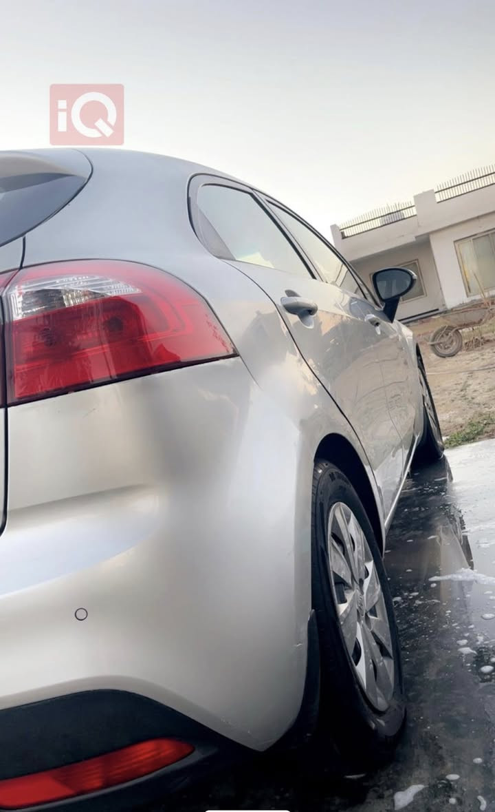 ريو 2014 فول خليجيه مكفوله بدون ضربه بدون صبغ مواصفاته فتحه مري كهرباء وشفط اشاير بالمري فول تحكمات حساس خلفي شادله شاشه تاب اصليه وكامرا خلفيه اربعه دسك مكينه كير مكفولات وجدد صدر امامي خلفي بالكارتون تخم تاير مكينه 1600 دبل قطره بانزين عادي محسن تسحك بدون قطرت دوانز بشرط تبريد ثلج ماشيه 111 الف كيلو استخدام بنيه اربيل سنويه جديده وارقام جدد وهزه جديده (شرط التحويل) سياره جاهزه من كلشي عارضه 98 وبيه مجال بسيط للطيبين *********** مكاني بغداد حي الجهاد بيع فقط
