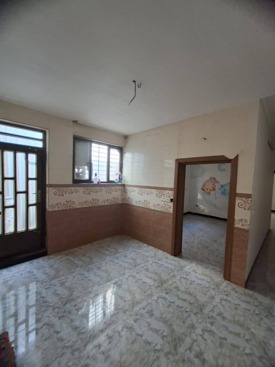 🏡✨ فرصة مميزة للإيجار في السيدية ✨🏡
🔹 مشتمل للأيجار – طابق ثاني
🔹 تحتوي على:
🛏️ غرفتين نوم
🍳 مطبخ
🛋️ صالة
🚿 خدمات
🌤️ سطح
💰 بدل الإيجار: 650 وقابل للتفاوض 🔐🔐
📍 موقع مناسب وسكن هادئ ✔️خلف اكليل الجبل 🛑
📞 للاستفسار أكثر:
 التواصل عبر الرقم التالي 👇
📲 (***********)
🔥 لا تفوّت الفرصة – المشتمل جاهزة للسكن فوراً!🔥
