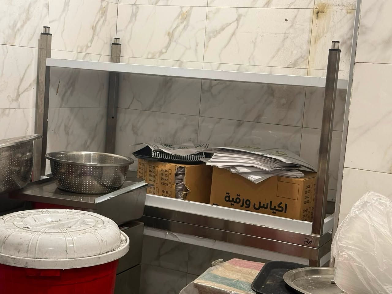 البيع سلام عليكم كلشي وسعر المكان المنصور شارع الاميرت ***********

