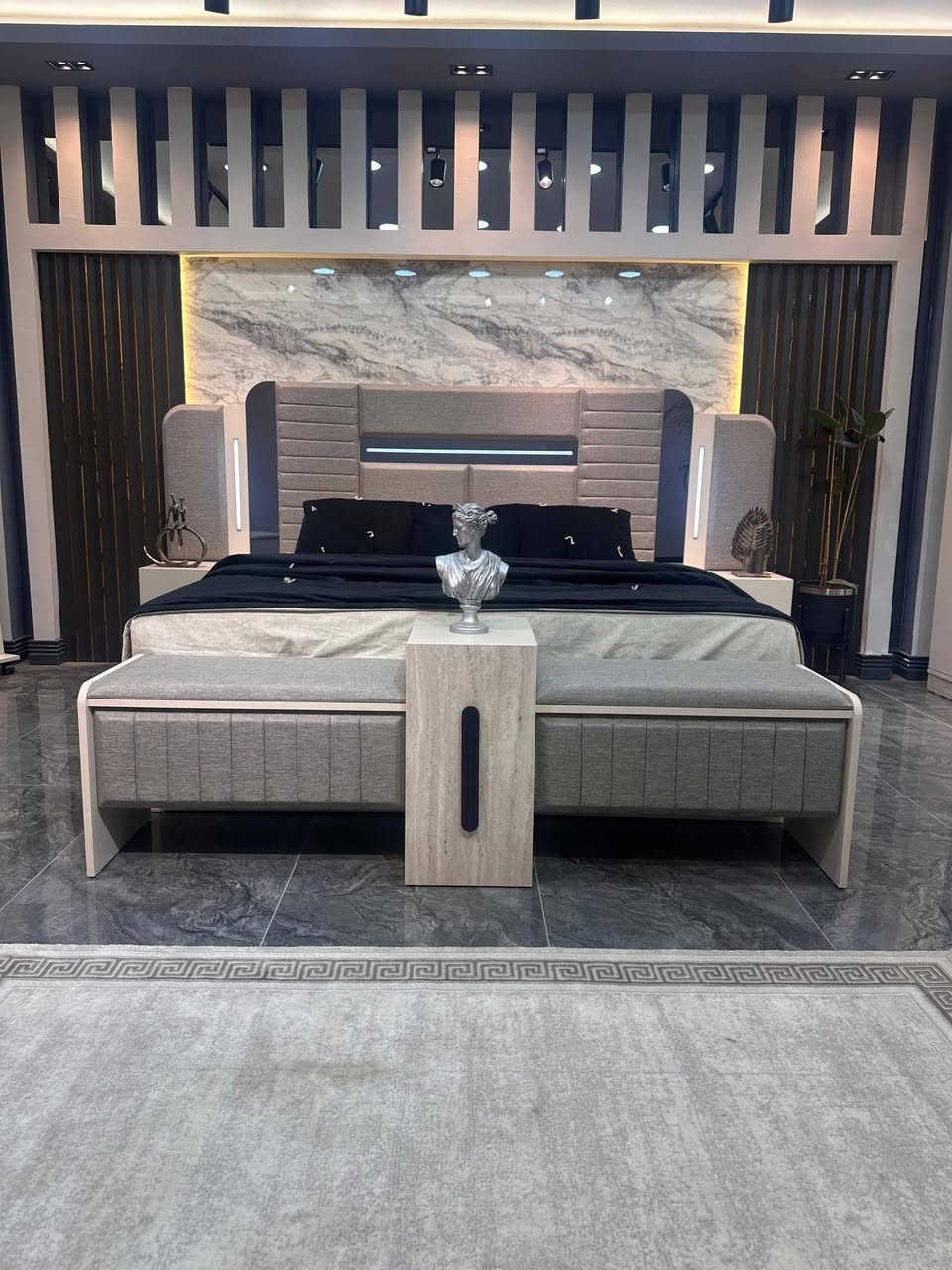 موديل أنجي المودرن ✨

‏مواصفات الموديل 🌱
‏
‏✓تركي المنشاة درجة أولى
‏✓تصميم عصري يتوافق مع جميع الاذواق 
‏✓يتكون هذا الموديل من ( 10 قطع  ) 
‏✓ قياس الكنتور مع المحلق  ( 330 سم ) 
‏✓ ظهر بلوك 
‏✓ برغي و جوي حديد 
‏✓سرير مخزن 
‏✓ طلاء حراري يتوافق مع الحرارة والبرودة

الموقع المسيب حي المعلمين قرب مفروشات الربيعي💯 
للتواصل عبر الصفحه او الواتساب ***********
