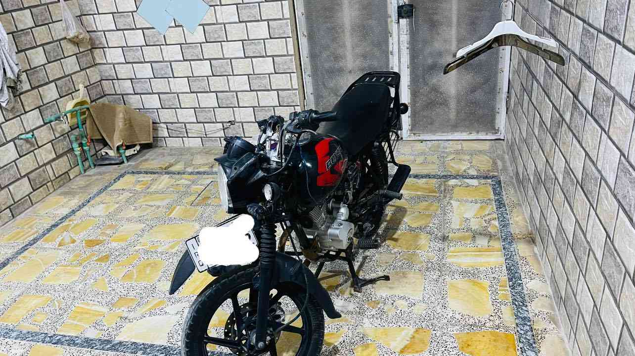 سلام عليكم بوكسر مديل2022رقم نكليزي بصره سنويه 2029دراجه نضيفه عوزه ترتيب اشاير وشغلات خفيفه
محور محرك ستوته وماكاص لشاصي محركه الاصلي موجود عوزه بستم دراجه حلوه سعره مليون  و150وبيه مجال لشراي 
عنوان بصره 
***********
