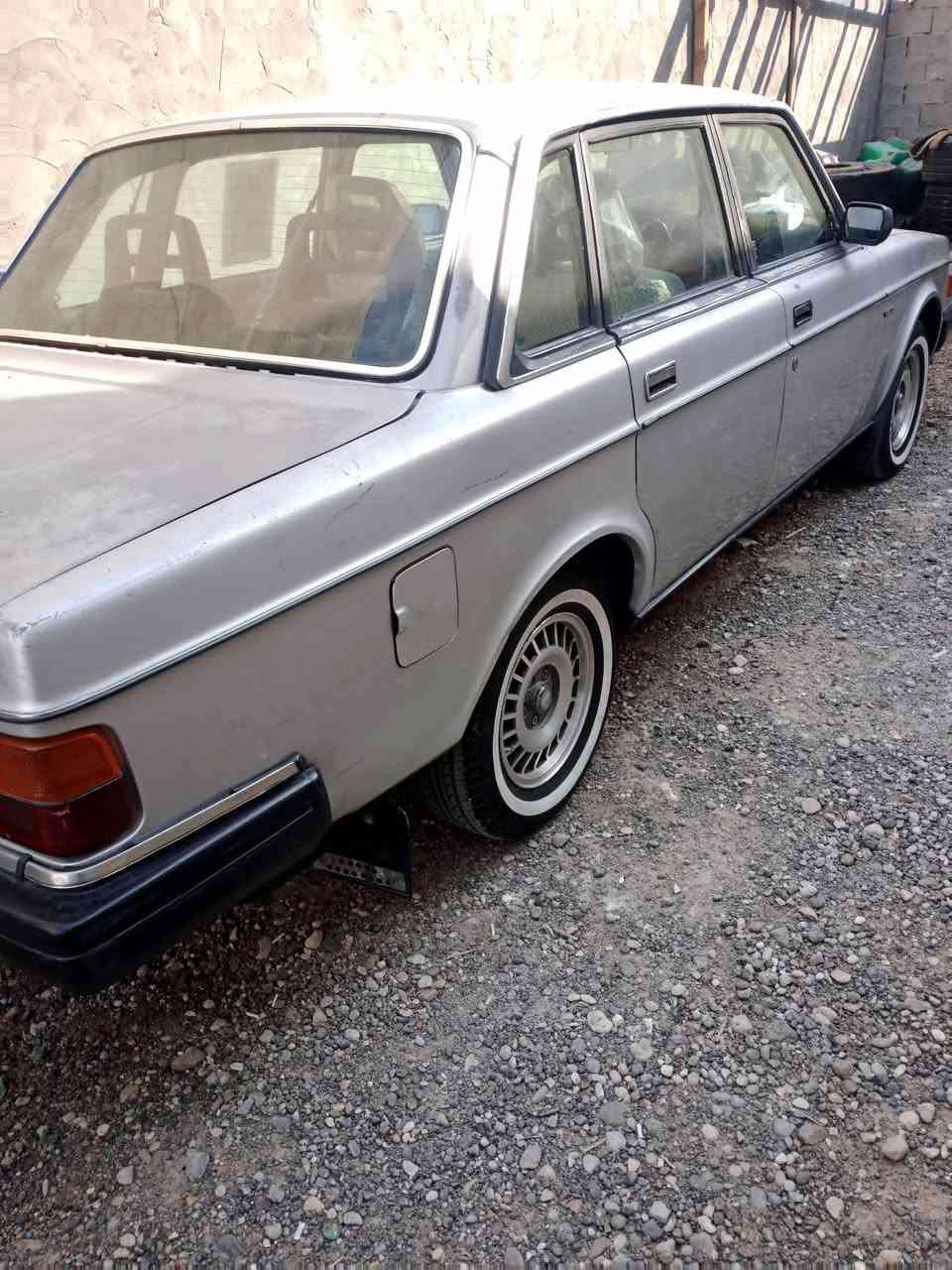 السلام عليكم عندي فالفو للبيع موديل 1982 مكينه 4 سرندر صفح سياره مكفوله اوتوماتيك بدون صبغ ماعدا الداير جاملق الخلفي السعر 48 وبيه مجال المكان بغداد جسر ديالى القديم رقم الهاتف ***********
