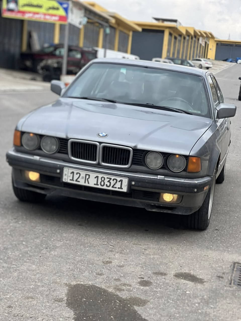 مكلف بنشر  رجاء لحد يراسلني خابر صاحب السياره
730. غاز وبانزين  بلاديه ضربة جكوك مابيها ومابيها صبخ  موديل 1992. محرك v8  تحويل مباشر ‭
‭0750 420 2754‬ رقم صاحبها
