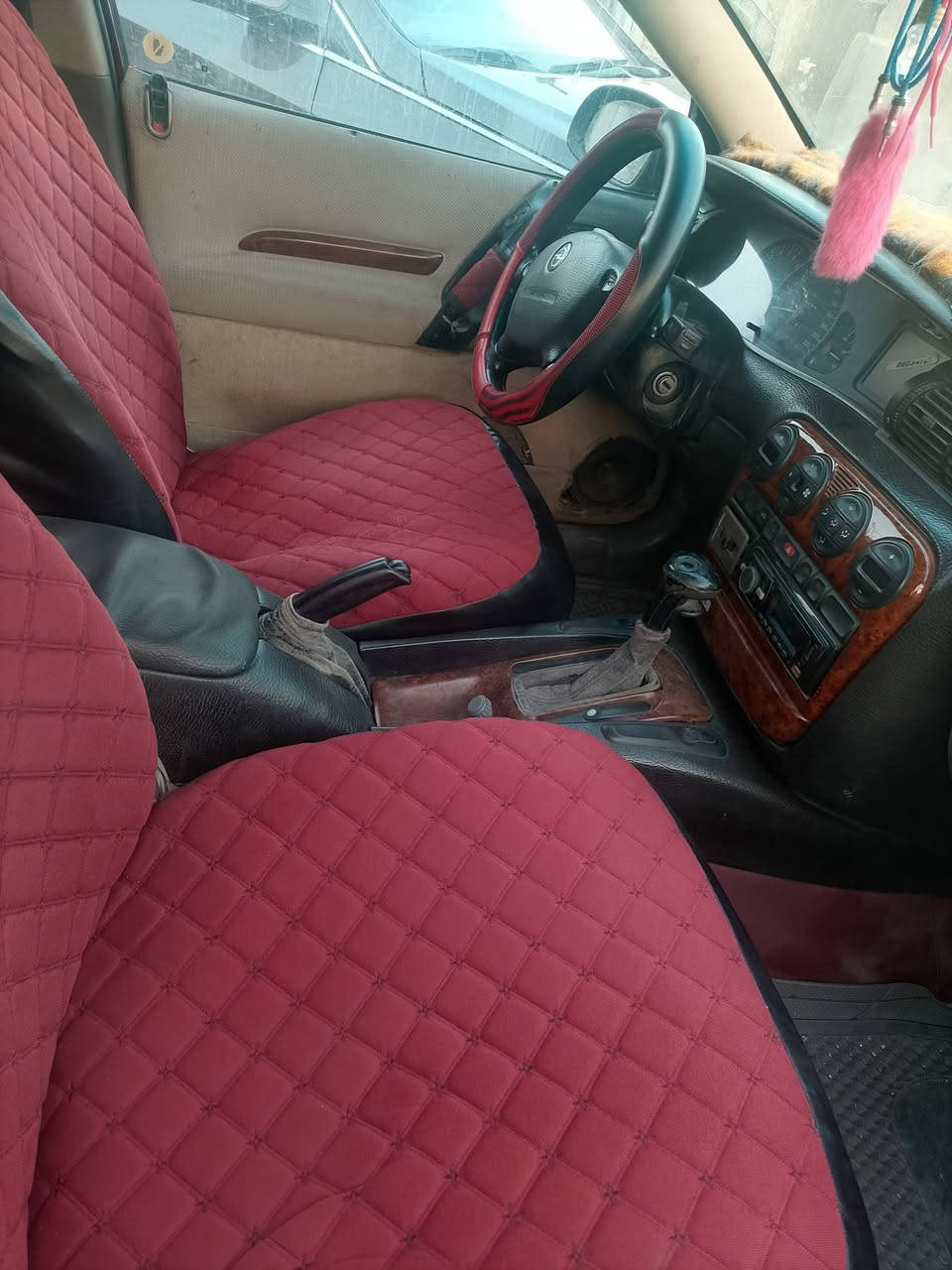 السلام عليكم ورحمه الله وبركاته ،،،من رخصة الادمن المحترم ،،،للبيع اوبل بزون  ماروني م96 شمالي بسمي السنوية نافذه لعام27  بشرط التحويل تبريد ثلج  كير اوتو ومحرك 2000 خير من الله ضمان تخم تاير ودوشمة كله جديد معروضه 45 ومجال الطيبين مكان السيارة الكرخ الجعيفر قرب قيادة شرطة بغداد الكرخ ها
*********** وشايف الف خير الشراء،،،والسلام عليكم،،
