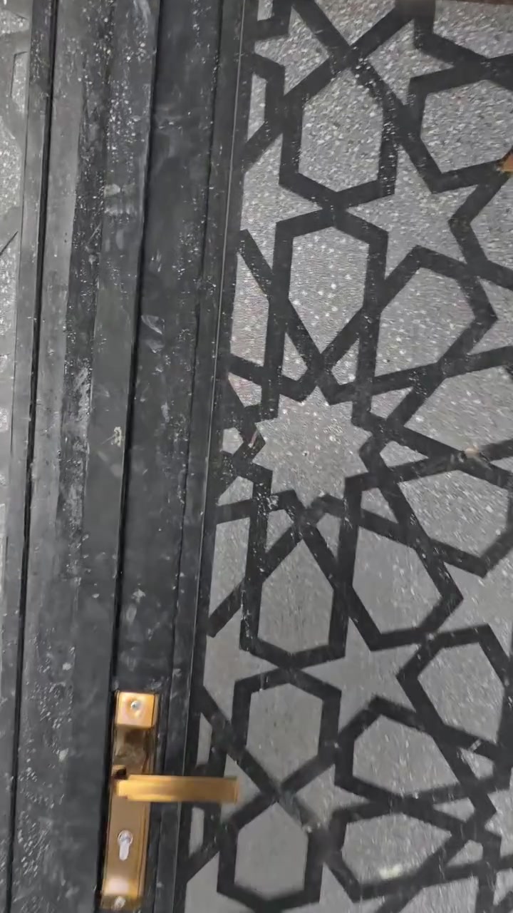 متوفر مشتمل 100 متر مربع حي النداء من ضمن عمارة ثلاث طوابق مقابل دوميز ثلاث غرف نوم وصالة طعام مطبخ وصحيات بدل الإيجار 300 ألف عقارات ابو وحيد ***********
