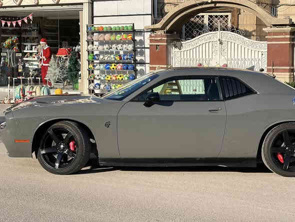 دودج جالنجر - dodge Challenger
دودج جالنجر للبيع   
6400cc🏁

التبريد ثلج❄️

الكير مكفول📍

المحرك مكفول🛞

الموديل 2018🔺

اللون اسمنتي🩶

ممشى السيارة 53 ميل🔺 

حادث السيارة جاملغات امامية سرقة والبنيد مبدل وراس الشاصي وليس الشاصي معوج ومعدل كما واضح بالصور 

المواصفات 🔺
داخل لونين 🔹

كشنات حضن 🔹

شاشة جبيرة 🔹

كاربلي🔹

سستم صوت الباين 🔹

شفتات ستيرن🔹

اس ار تي مود 🔹

برفورمانس بيج 🔹

سوبر تراك باك 🔹

كامرة خلفية 🔹

ويالة نجمه 9.5 خسفة قوية 🔹

بريك برمبو🔹
-------------------------------------------السيارة مابيها اي نقص 🔶

مكان السيارة : البنوك شارع الفتلاوي 📍

رقم الهاتف ☎️ :*********** السيد 
السعر  180
