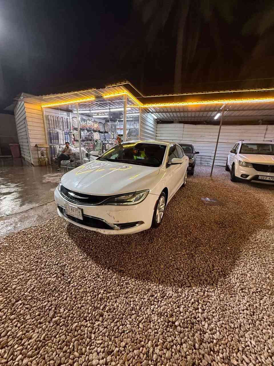كرايسلر c200 لون ابيض ٢٠١٦ 
ماشية ٢٥٠ الف كيلومتر
السياره جاهزه من كلشي تبريد ثلج 
بيها باب تبديل نفس اللون خلف السايق وبارد باب السايق 
وبيها جاملغ ايسر صبغ والايمن كلير بامريكا 
كامره
 السياره ممتعوبه نظيفه محرك٢٤٠٠كير٩نمر
رقم بابل تحويل مباشر

سعر ١١٠بيه مجال للشراي
***********
