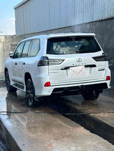 للبيع لكزس ٢٠٢١ كورو ماشيه ٣٦ الف رقم بغداد مغلف سياره 
***********
