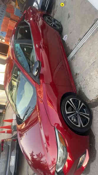 🚗🔥 للبيع — نيسان سنترا SR موديل 2023 / لون موروني 🔥🚗
سيارة نظيفة فوق الممتاز، استعمال بسيط، جاهزة للفحص وين ما تحب.
فئة SR الرياضية بمواصفات كاملة ومطلوبة بالسوق.

✨ المواصفات الكاملة:
 • محرك 4 سلندر اقتصادي جداً
 • كير أوتوماتيك CVT ناعم وموفر
 • نظام تشغيل بصمة
 • فتح الأبواب ببصمة
 • شاشة وسطية مع بلوتوث + USB
 • كاميرا خلفية عالية الدقة
 • حساسات خلفية
 • ستيرنغ تحكم كامل (الصوت + القائمة + مثبت السرعة)
 • مثبت سرعة
 • إضاءة LED نهارية
 • جناح خلفي رياضي SR
 • رنجات SR أصلية
 • مرايا جانبية كهربائية
 • تحكم كهربائي بالنوافذ
 • مقاعد مريحة مع قماش/جلد حسب فئتك
 • A/C بارد جداً
 • مانع انزلاق + أنظمة أمان كاملة
 • شكل خارجي هجومي ولون موروني مرغوب ومميز

📍 الموقع: بغداد – زيونة
📞 للتواصل: ***********7
سعر السياره 150
السيارة جاهزة للفحص و السعر قابل للتفاوض للجاد فقط
