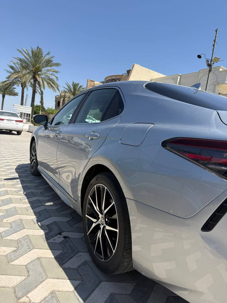كامري 2024 SE 
بدون صبغ 
ماشيه 30 الف 
السياره جديده 
السعر 21000
الاتصال *********** 
مكان السياره الفلوجه

