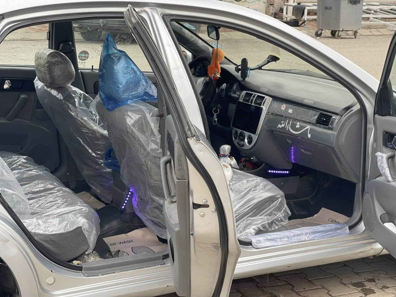 شۆفرلێت ئۆپترا 2009 ئۆتۆماتیک  سەیارەیەکی پاکو جوان دوپارچەی بۆیاخە بێناو گرتن بێ کاڵ بونە و بێ گەڕی گێڕ و مەکینە بەشەرت شاشە ئاوێنە کارەبای تایە  و ویلی نوێ سعری 70 گەڵاو معامەلە 
ژ.م 
*********** السليمانية, العراق
