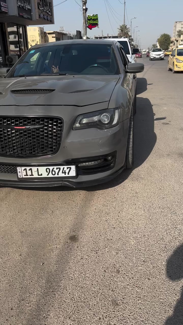 السلام عليكم ورحمه بيع مستعجل اوباما هيمي ٨ سلندر اسمنتيه حادثهه بنيد وجاملغ والثاني نفسه بي شبر او شبرين صبغ السياره جاهزه من كلشي تاخذهه ربع دينار ماتصرف عليهه تخم تايرات جديد حداديه وره وكدام باتري جديد لايتات جديد كلشي السياره بيهه مبدل وجديد رقم بغداد بأسمي رقم الجديد هزه داخله وكلشي مكمل سنويتهه تنتهي بل ٣٠ سعر مال بيع 250 وبيهه مجال جدا بسيط اكرر بيع مستعجل وهاذه رقمي ***********
