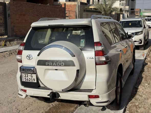 السلام عليكم 
برادو 2017
سياره مواصفات TX.L
فول ورقم أربيل بأسمي 
ماشيه 97 ألف بلادي 
محرك 6 سلندر 
سياره حيل جديده بيها بس قبغ الصندوق كلير اثر شخط 
تخم تاير جديد دوشمه دهن سياره مال بيت ومعتنين بيها 
مكانها بل رمادي 
السعر 36 ألف وبيها مجال 
***********
***********
