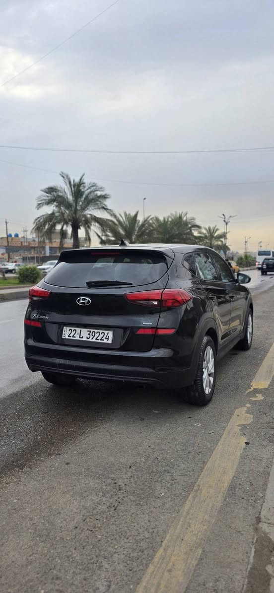 السلام عليكم
توسان 2019 وارد امريكي حادث بنيد فقط من امريكا وداخل العراق تبديل بابين اصليات 
ماشية ٩٣٠٠٠ 
لون اسود مواصفات هترك 
شاشة 
هاند بريك بصمة 
انظمة قيادة
تحكم ستيرن 
نظام الحفاظ على المسار 
وبعد مواصفات ثانية 
رقم اربيل تحويل 
مكان السيارة بغداد جميلة 
السعر 139 وبي مجال 
للاتصال *********** متواجد واتس اب وانترنت
