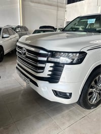 لاندكروزر GXR • ٢٠٢٢ • ٣٩٠٠٠ كم