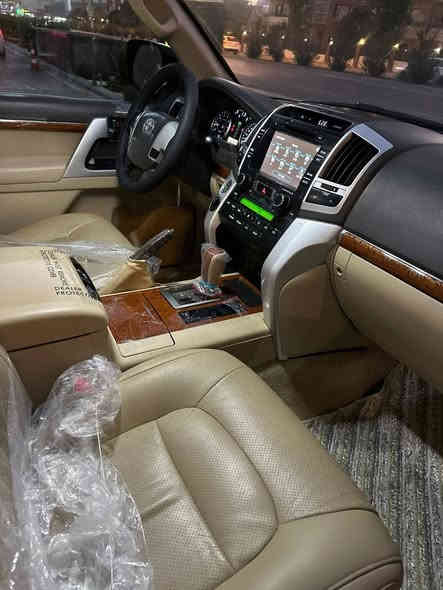 السلام عليكم للبيع لاندگروز فگسار ٨ سلندر ٤٦٠٠ موديل ٢٠١٣ رقم اربيل بأسمي  ماشية ١٩٨ الف فول مواصفات (٥) بصمات دشبول لگزس ليزري حساس امامي خلفي مري شفط حدادية جديدة منضومة بانزين جديدة تخم تاير گير ومحرك مكفولات السيارة مكفولة عدة كارت ٤ اصابع بالچاملغ الامامي الايمن السعر ٣٩٥ ورقة العنوان بغداد البلديات للأستفسار الاتصال على الرقم ***********☎️خاص مغلق
