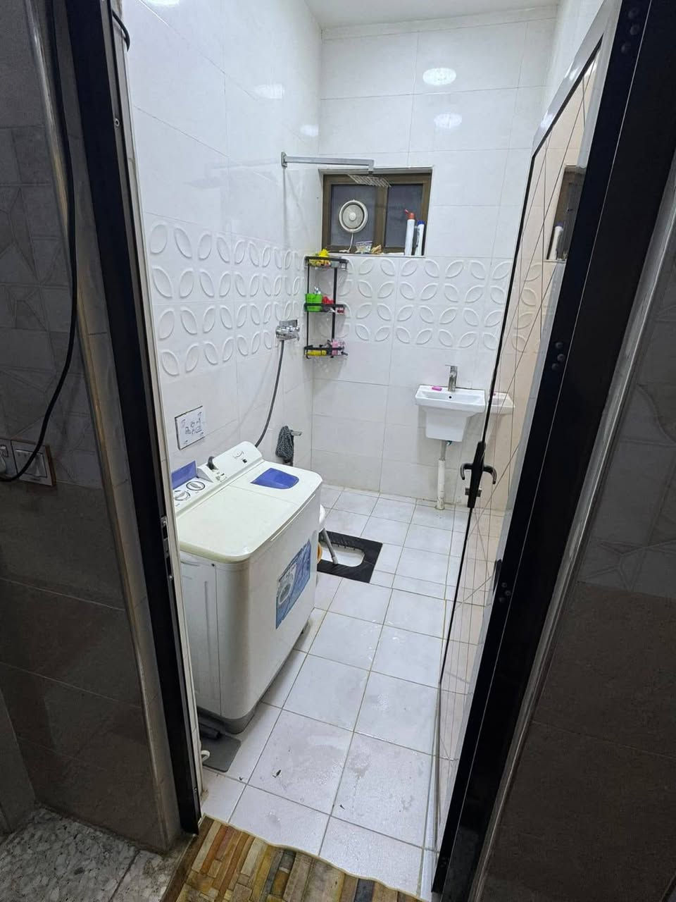 دار للبيع 80متر زراعي الامين الثانيه
طابق ونص طابق ثاني مكامل البيت على فرعين مقاطعة 2/11
قرب بانزيخانة الجبهه وشارع المكاتب السعر 75 قفل 
***********
