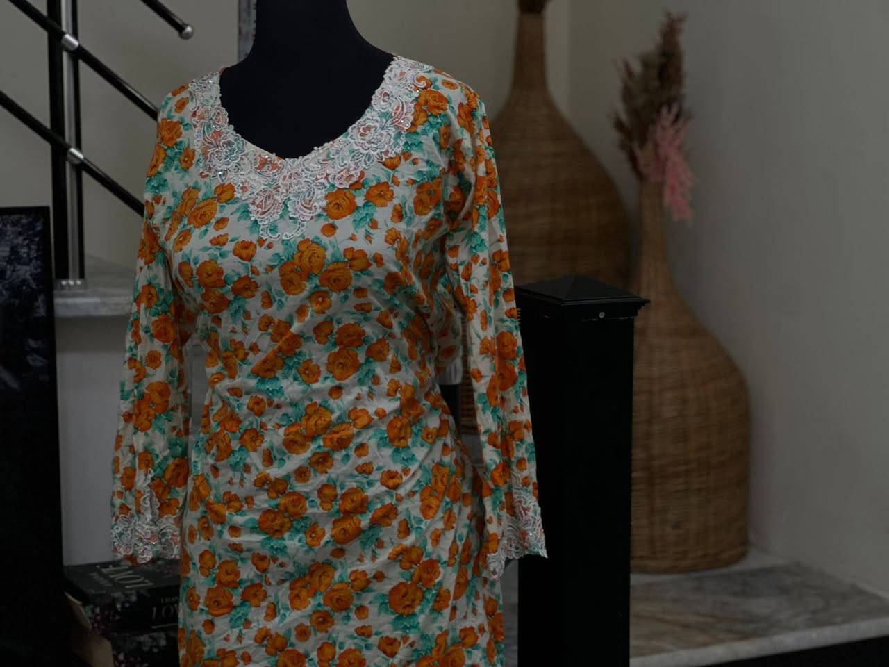 كل الكلبيات والفساتين ع ٧او ١٠  الف حسب القماش والموديل تواصل ع هاذه رقم ***********
