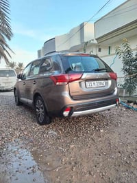 للبيع موديل ١٧ السعر ١١٢ بي مجال رقم موبايل 07707504824