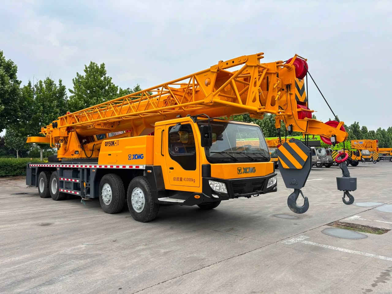 XCMG QY50K-II CRANE
出售XCMG QY50K-II汽车起重机。主臂41米，副臂16米，中国重汽336马力发动机，法士特变速箱。完美车况。停放地点：中国河南。
联系方式：WhatsApp:+86 13526170326
微信/电话：+86 13526170326(杨)
#吊车

For sale: XCMG QY50K-II truck crane. Main boom 41 meters, auxiliary boom 16 meters, Sinotruk 336 horsepower engine, FAST transmission. In perfect condition. Location: Henan, China. Contact: 
WhatsApp: +86 13526170326, 
WeChat/Phone: +86 13526170326 (Yang)
#XCMG#CRANE#起重机
بيع رافعة سيارات XCMG QY50K-II. ذراع رئيسي طوله 41 مترًا، ذراع ثانوي طوله 16 مترًا، محرك Sinotruk بقوة 336 حصان، ناقل حركة Fast. حالة مركبة مثالية. مكان التخزين: هينان، الصين.
وسيلة الاتصال: WhatsApp: 86 - 13526170326، WeChat/هاتف: 86 - 13526170326 (يانغ) #XCMG  #CRANE


**إذا كنت صاحب هذا الإعلان وتريد حذفه لأي سبب، رجاءا أرسل رسالة إلى الدعم الفني**