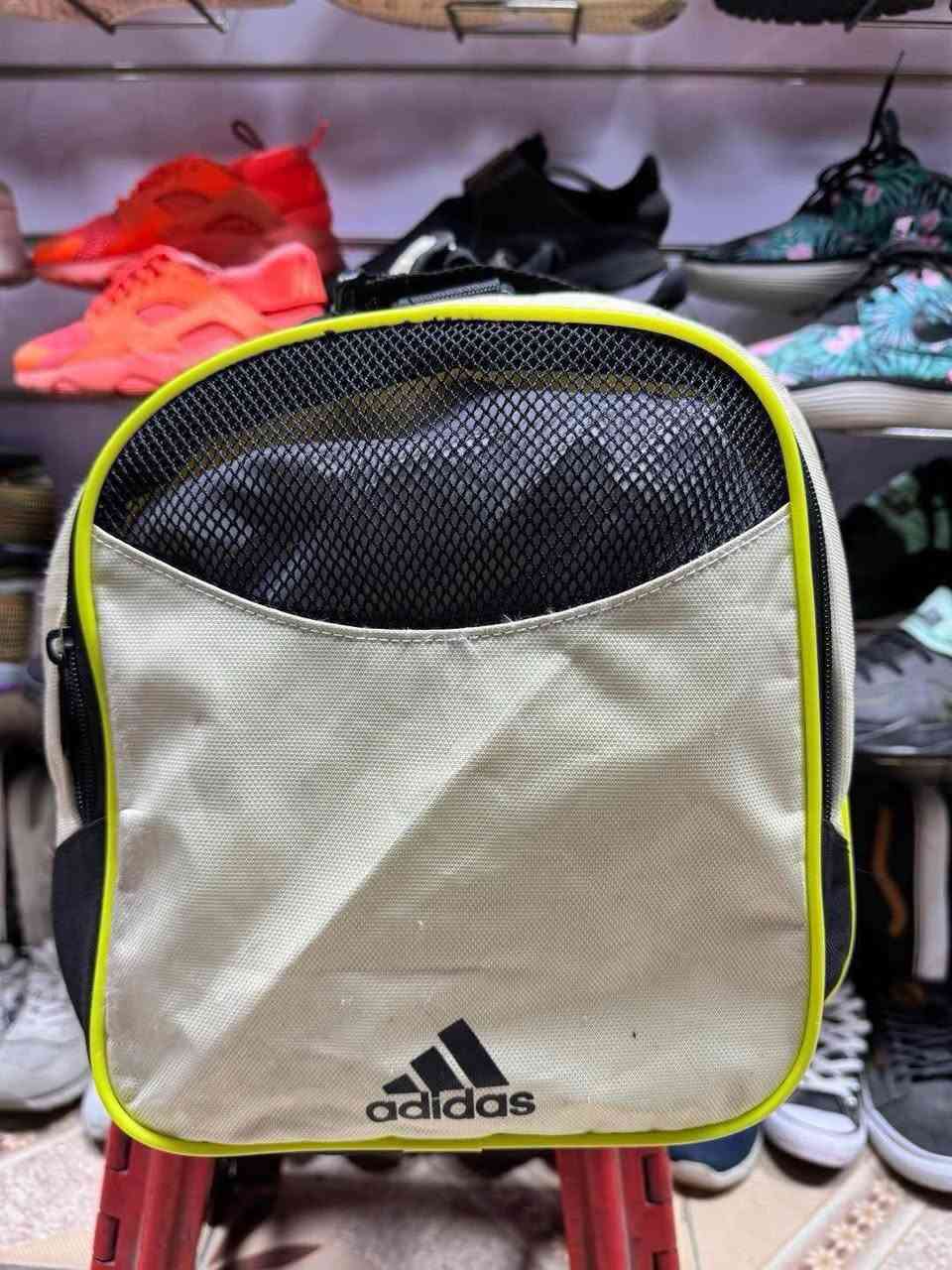 اديداس باله
توصيل لكل محافظات العراق 5 الف

بغداد مدينة الصدر قطاع 61 شارع الرضوي مقابل مركز شرطة الكرامة


**إذا كنت صاحب هذا الإعلان وتريد حذفه لأي سبب، رجاءا أرسل رسالة إلى الدعم الفني**