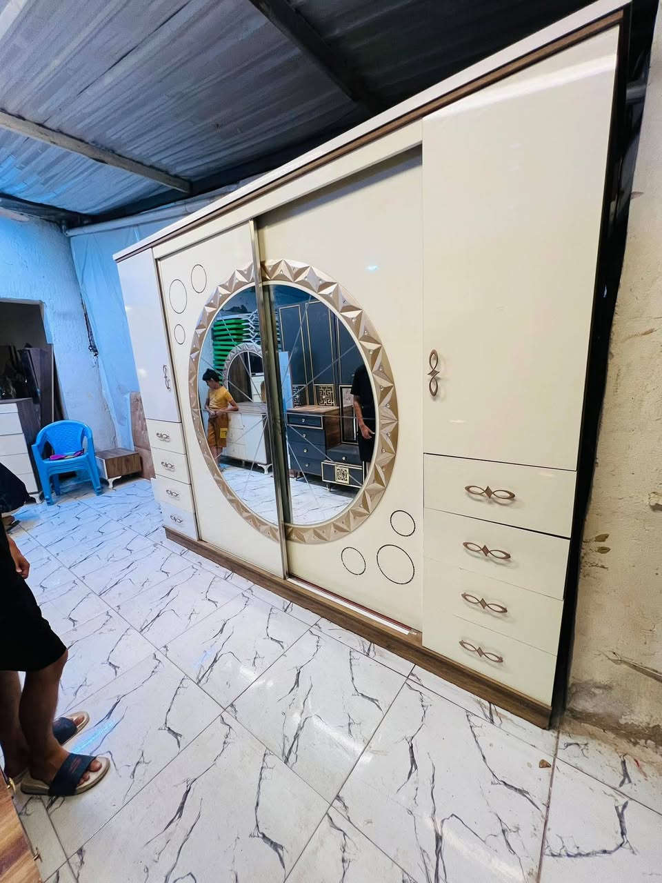 غرفة نوم تركي مستخدم👩‍❤️‍👨
نضافة 80بل💯
عدد القطع / 9
نضام / أبواب 🚪+سلايت
لون اوفيات 
سعر /600قفل 💸
شد ونقل داخل بغداد مجاني🆓
يوجود توصيل محافضات✈️


**إذا كنت صاحب هذا الإعلان وتريد حذفه لأي سبب، رجاءا أرسل رسالة إلى الدعم الفني**