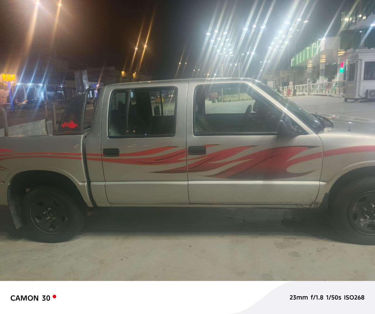 السلام عليكم للبيع بيكم جي ام سي موديل 2000 كير ومحرك بطة السيارة مصبوغة عام  تحويل ثاني يوم هزّة جديدة السعر 54 ورقة وبيها مجال للطيبين مكلف بالنشر للتواصل مع صاحب السيارة للاتصال بالرقم ***********
