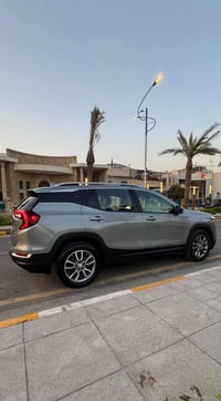 𝟐𝟎𝟐𝟒 𝐆𝐌𝐂 𝐓𝐄𝐑𝐑𝐀𝐈𝐍-𝐒𝐋𝐓 فول مواصفات عدا بنوراما للبيع او مراوس حسب القناع...