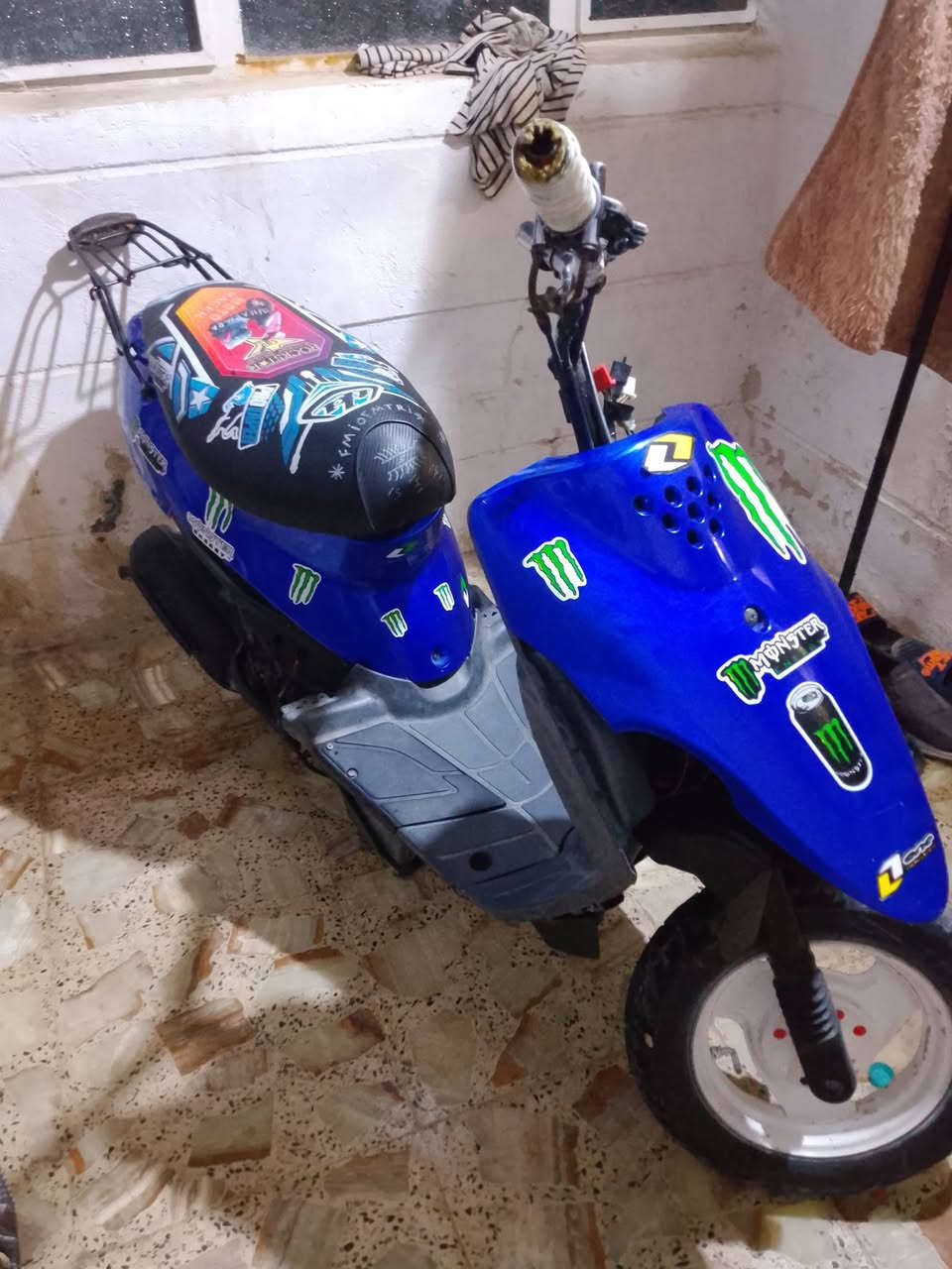 دراجه تسعه  محربكة جديده بعدها بملامحهة وماطالع بيها نضافه شوفت عينك جيس الدراجه كلها كفاله مكينه تخبل شلعتهة كلش تخبل   دراجه فول الفول سعرهة 300 مو فلوسها بس لان محتاج  مكاني المطيحه رقمي ***********
