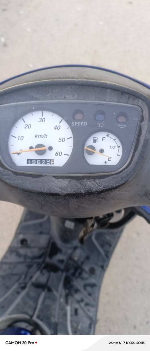 سلام وعليكم بيجي حاويه كفاله عامه مامشيه قليل على وضع لبلاد لو ن حبري مميز شراي يخابرني لو يدخل خاص ***********
