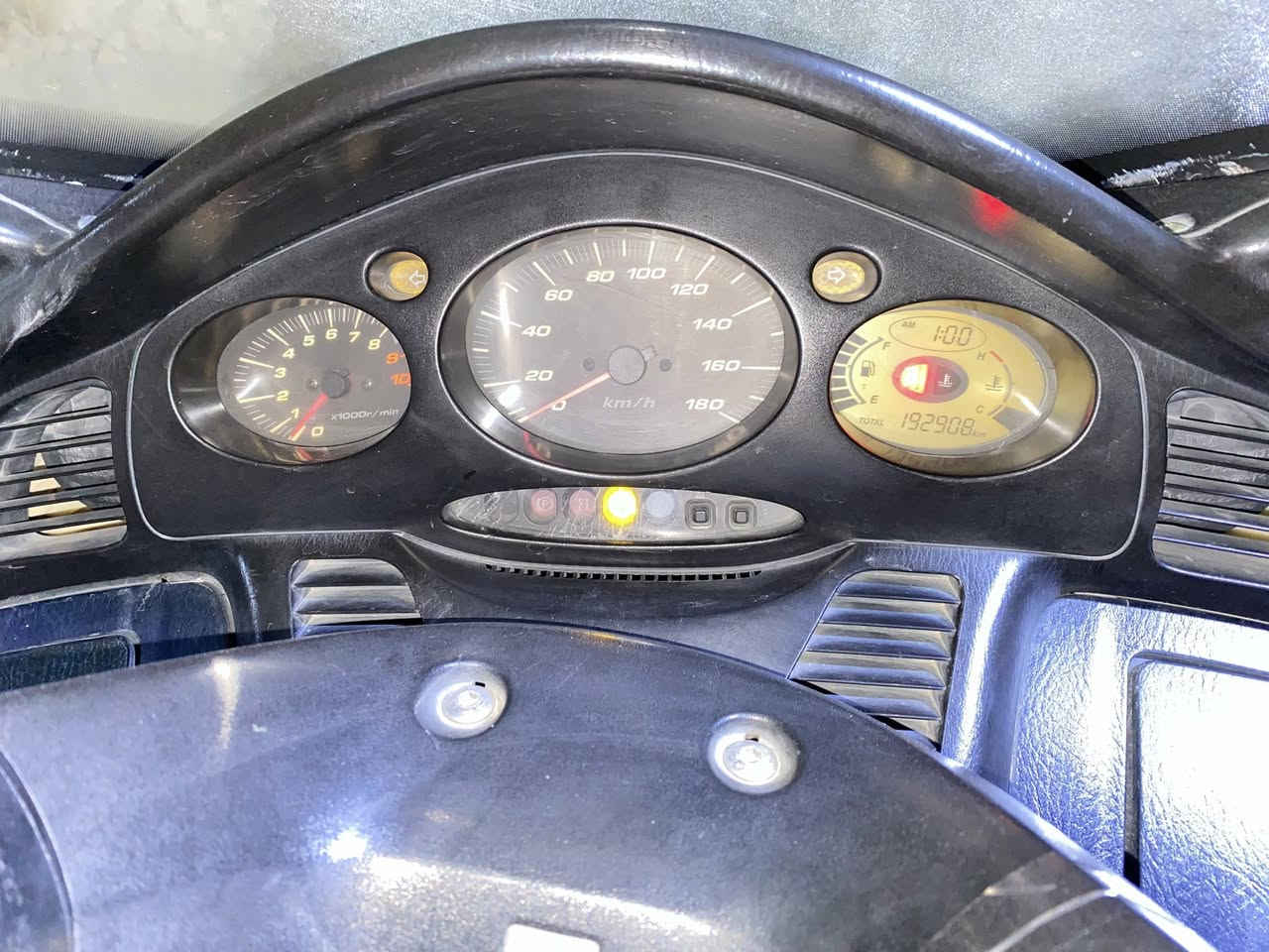 سلام عليكم
للبيع دراجه سلفر ونج جي تي 600CC.                                                   سويج سكيورتي 
وارد امريكي 
اوفر مود 
نضام ABS
شلعه تاكل الكاع معدل 180 او تاخذ اكثر 
دشبول مسح ابدل بنفسجي 
يدات تدفئه 
منضومه زنون اصليه عالي ناصي 
دبلات مكفوله 
تخم تاير جديد 
كهربايات كلها شغاله 
مكينه مكفوله برقي واحد مامفتوح منها 
اوراقها كامله 
بيها نواقص بصيطه كلش 
سعر الدراجه 13 او بيها مجال حك الجيه 
مكان الدوره ***********
