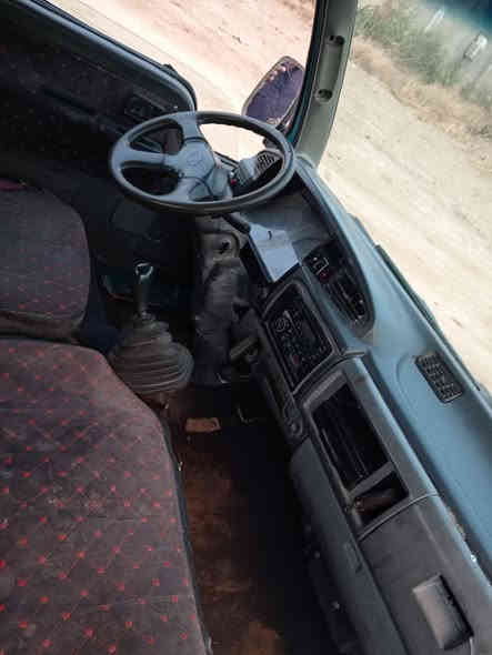 سلام عليكم سومسوك لبيع موديل 2000 رغم ألماني سنويه مو صاقطه السياره بلادي مثل ما ضحه  بل صوره
سعره 55 بيه مجال حك الجيه مكان صلاح الدين ضلوعيه.... (***********)
