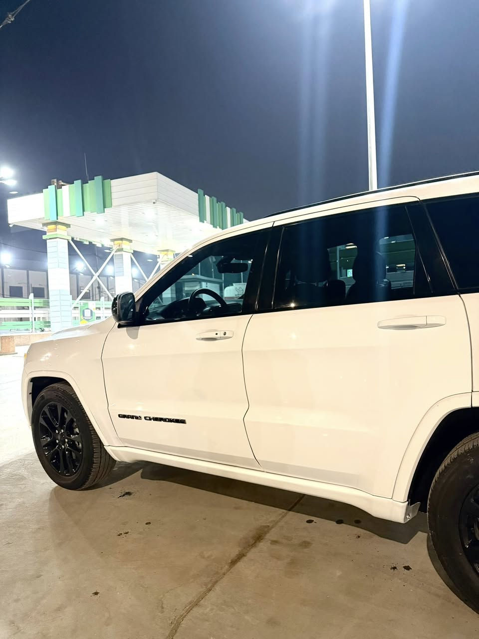 السلام عليكم 
جيب جديده جدا موديل 2022 بلاك توب 1/1 كفاله من الصبغ بدون ايرباك بدون صبغ حادث بسيط جدا ماشيه ٥٤ مابيها نقص برغي رقم اربيل بسمي شخصياً مكاني بغداد البلديات ***********
