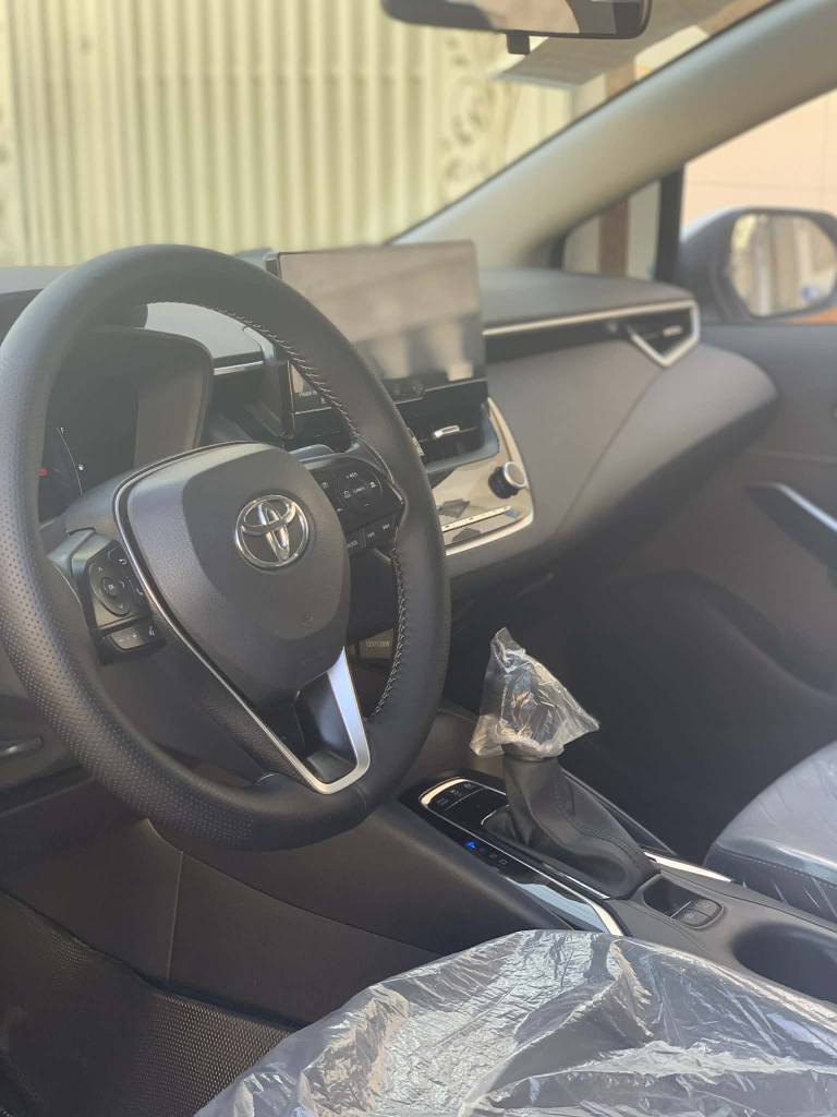 کڕۆڵا  2025 /  HEV  
8000 ڕۆیشتوە 
تەنها دوو قنجی بچوکی هەیە 
نرخی 160 وەرەقەو کەمێک مجال 
ژمارەی مۆبایل /  ***********
   سەیارەکە لە هەولێرە أربيل, العراق
