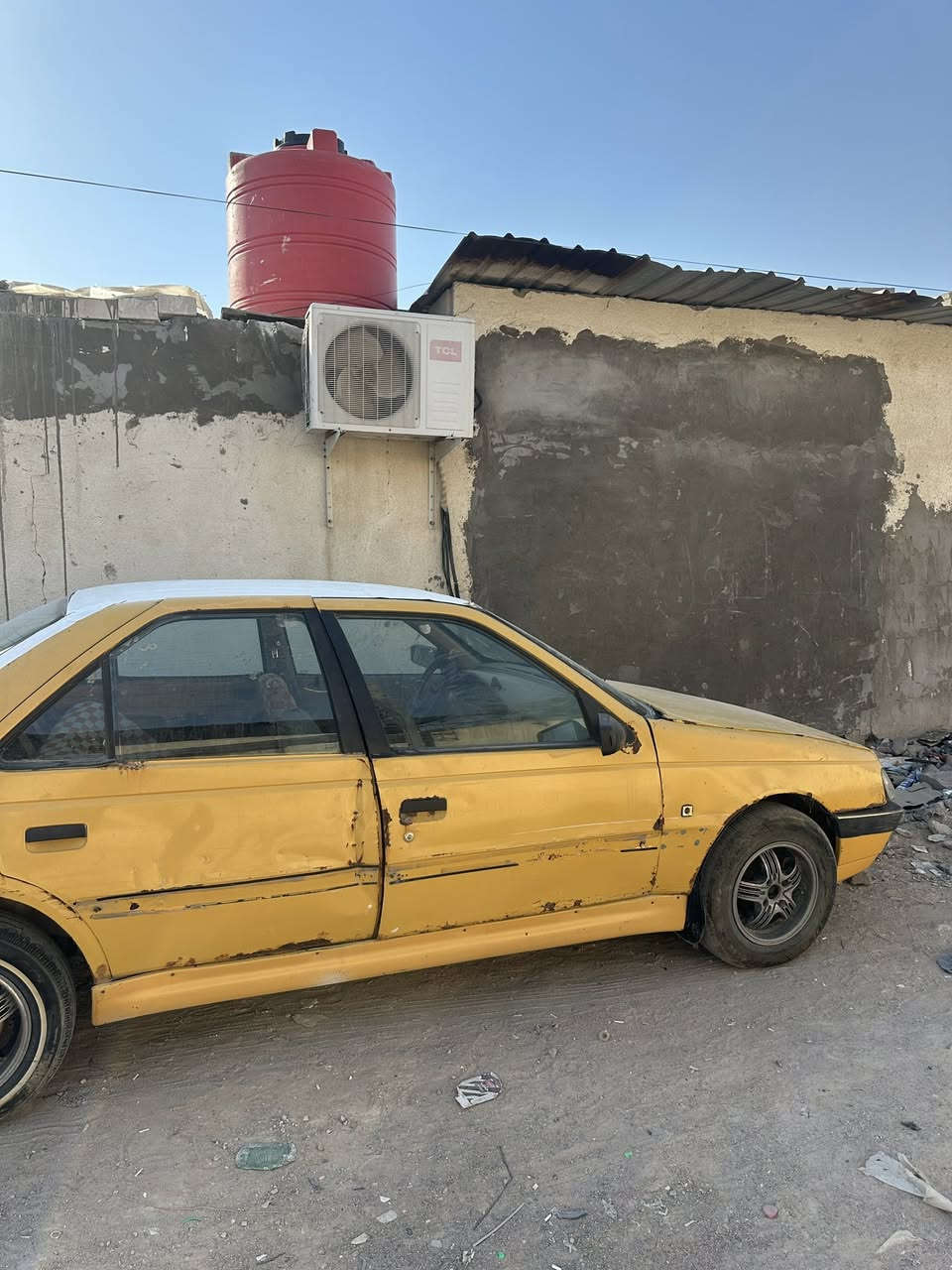 سلام عليكم بيجو ٤٠٥ مكينه وكير بيكاشو كايمه  البدي شوف العين مصفره هيئه وغرمات شرط التحويل عنواني البصره الجبيله  إذا اكو مراوس بسايبه  السعر١٣ وبيه مجال ***********
