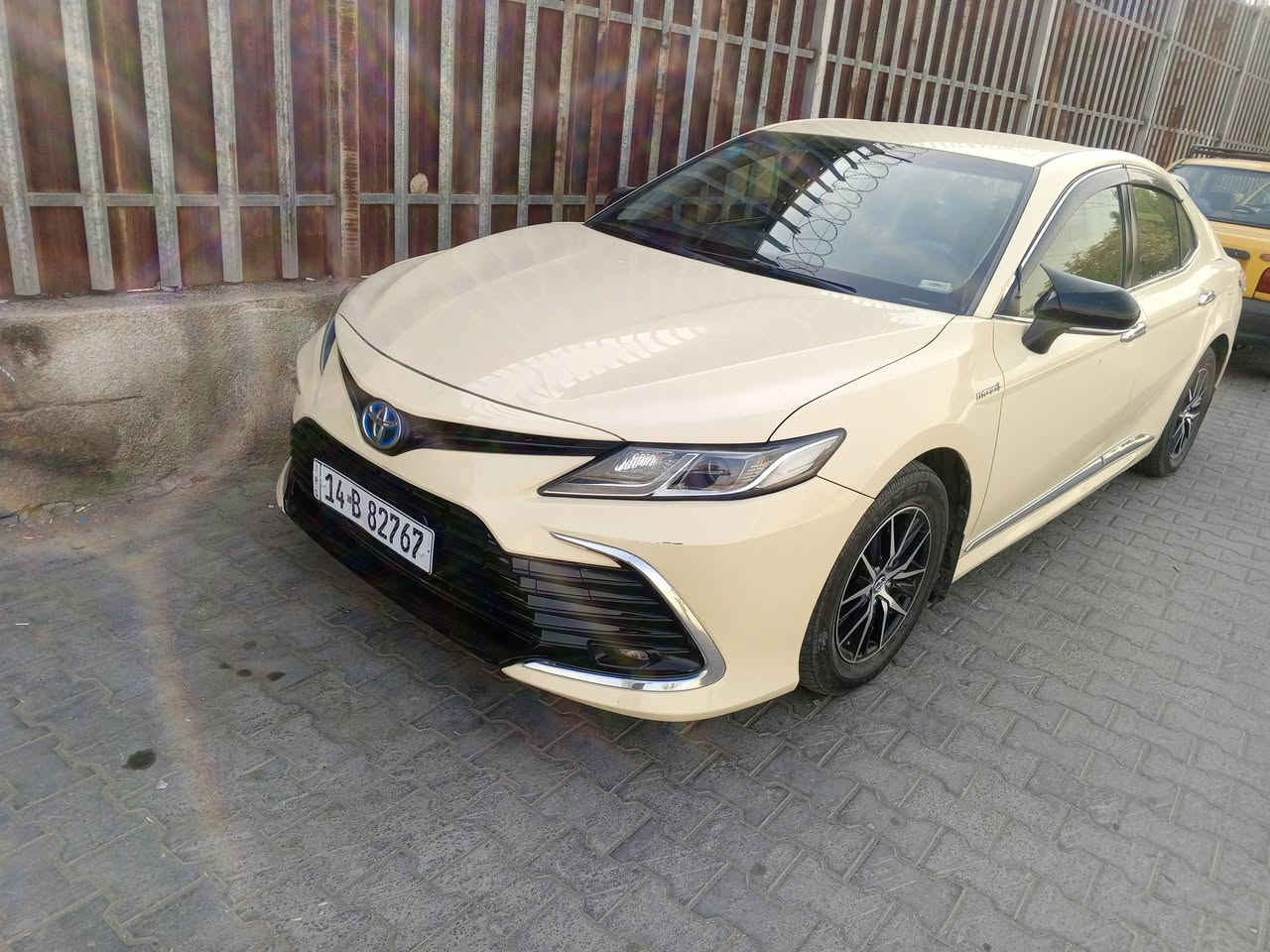 سلام عليكم
كامري موديل 2019 معليا 2023 رقم بصره هايبردLE المواصفات حسب الصور تحويل مباشر باسمي السعر 128 
قابل للتفاوض الاتصال ***********
