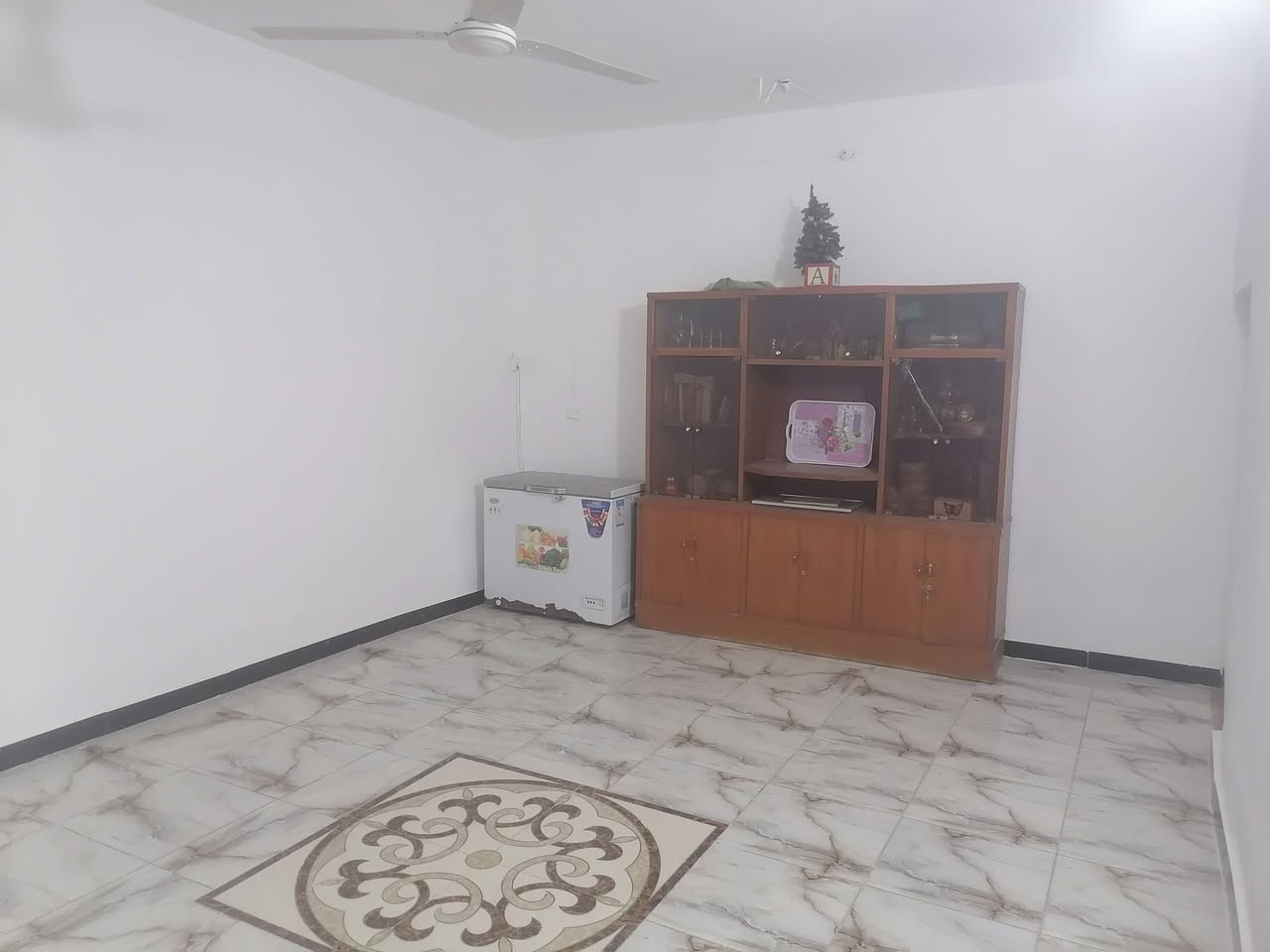 دار للبيع طابو صرف بأسمي
٢٦٠ م غرفتين نوم ٤*٥ استقبال ٦*٤ هول ٤*٤ ومطبخ
حمام داخلي وخارجي
حديقة العنوان حي السلام
(عرار) الشارع الرئيسي قرب المنتزه خلف الحسينيه
للإستفسار الاتصال على الرقم ***********
