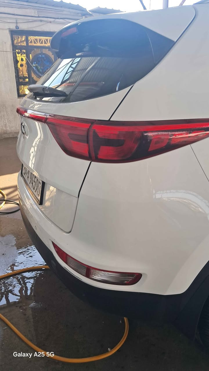 السلام عليكم اخوان

 سياره سبورتج مكفول من الصبغ موديل 2018 خليجي 

(مواصفات السياره)

حساسات أمامي خلفي

كشنات جلد

كرسي السائق مساج

رقم جديد بصره 

سنويه جديده

فقط فيها شبر بارد 

السعر (180) الرقم *********** البصرة, العراق
